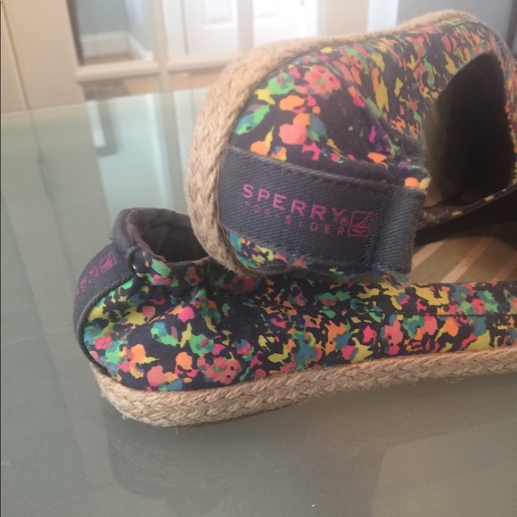 Sperry Espadrilles multi colored on blue. EUC - Picture 3 of 6